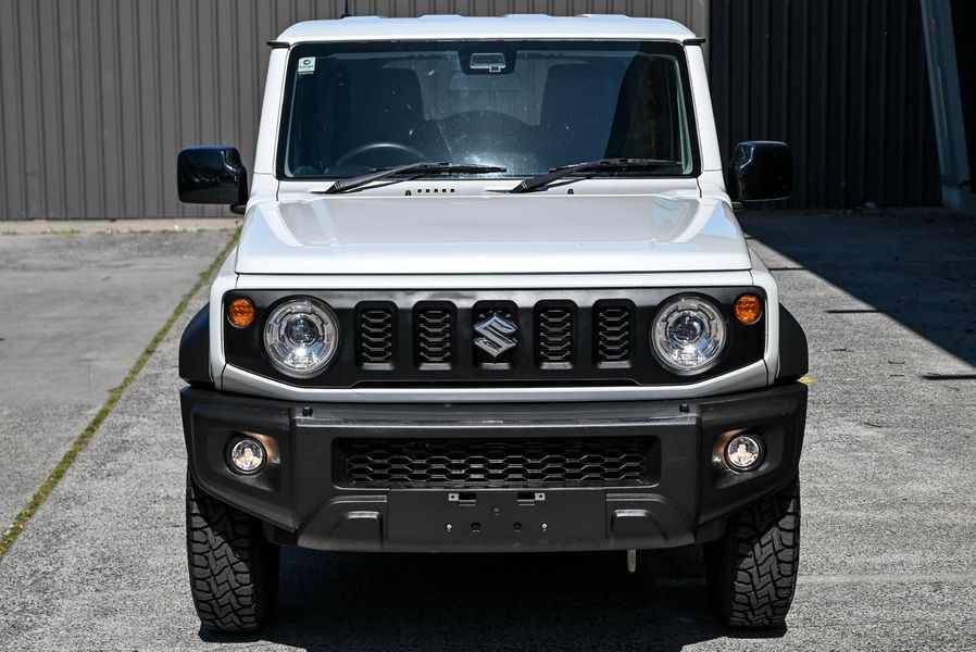 2022 Suzuki Jimny GLX Auto 4x4 Photo 2